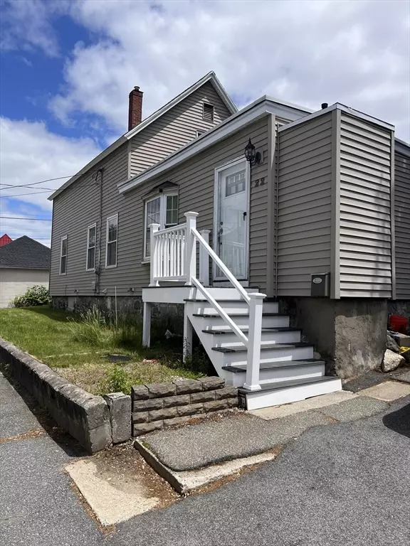 1 Coburn Ct, Lowell, MA 01854