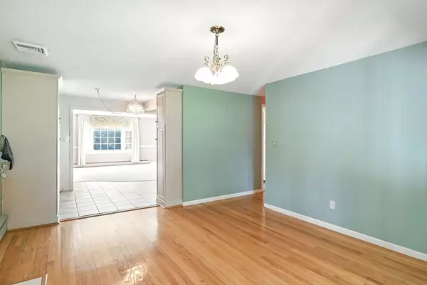 Westfield, MA 01085,11 Joseph Ave