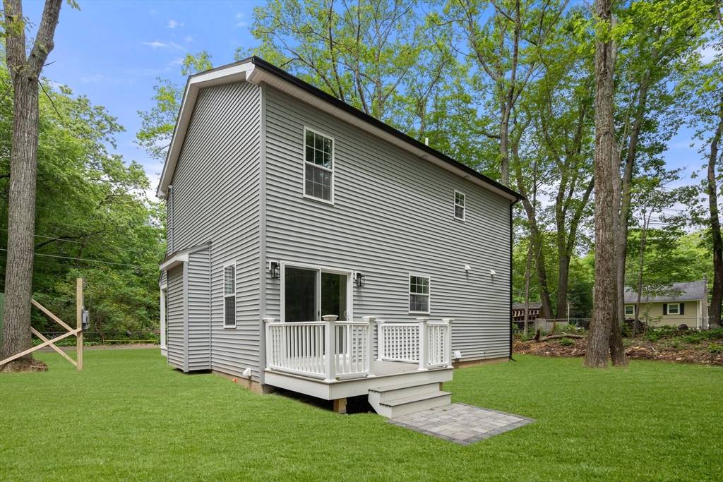 Charlton, MA 01507,75 Hiland