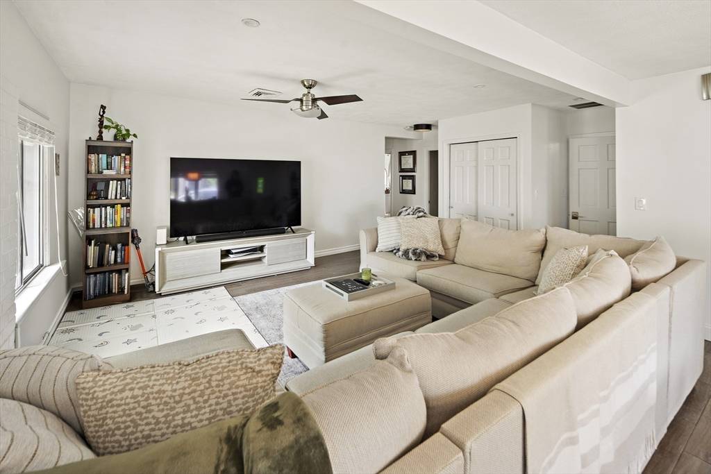 50 Triton Ave, Winthrop, MA 02152