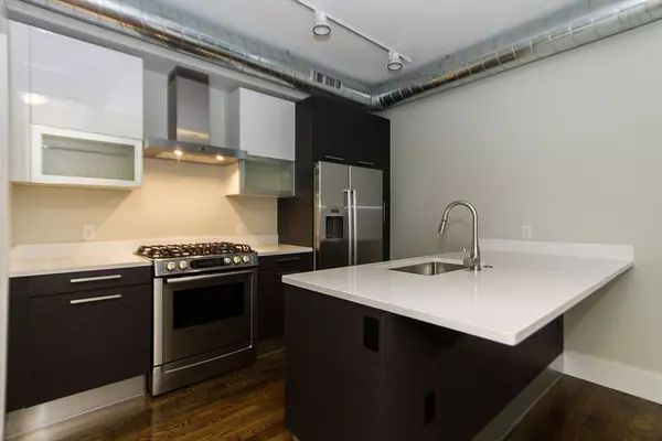 Boston, MA 02118,10 St. George Street #406
