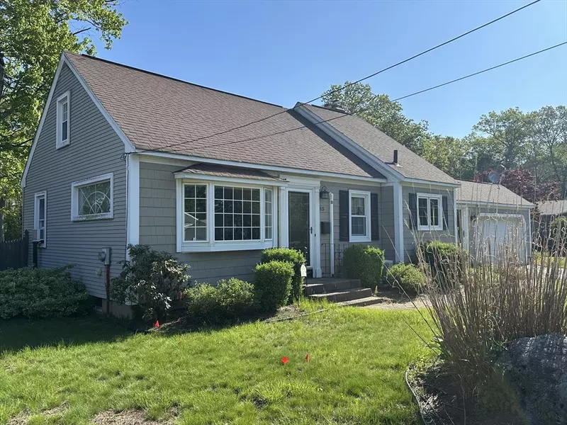 83 Memorial Dr., Agawam, MA 01030