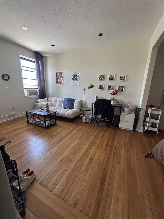 Boston, MA 02215,137 Peterborough Street #15