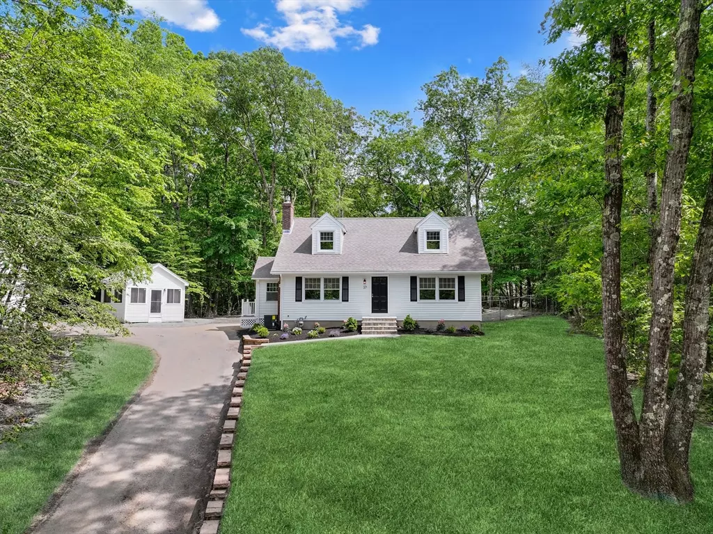 Boxford, MA 01921,37 Hillside Road