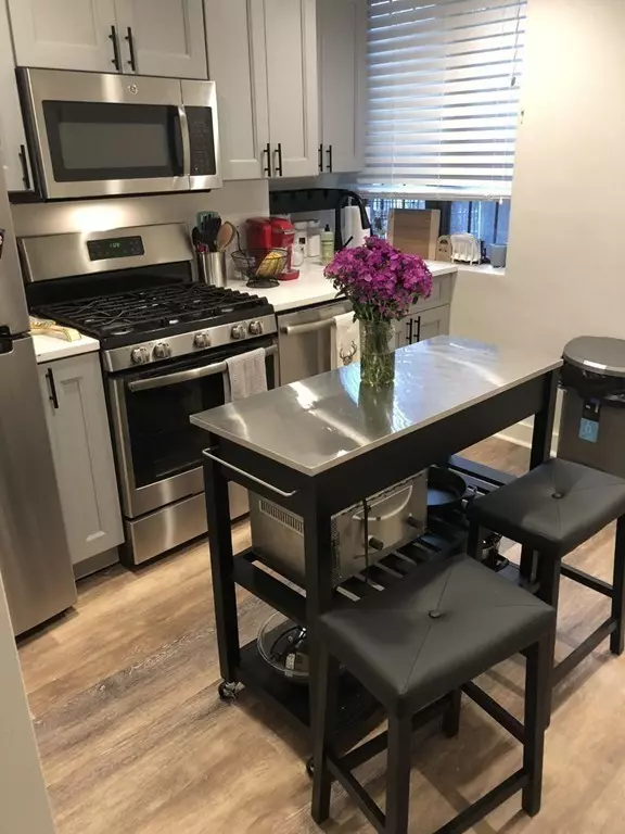 Boston, MA 02113,27 Charter Street #3
