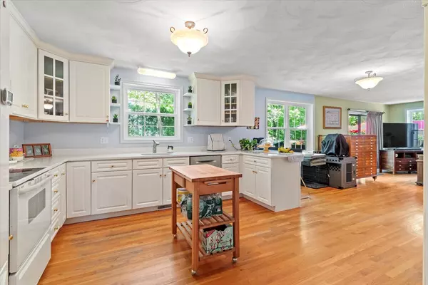 Methuen, MA 01844,71 Lowell Blvd