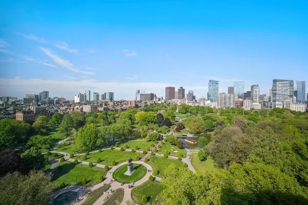 Boston, MA 02116,2 Commonwealth Avenue #15BC