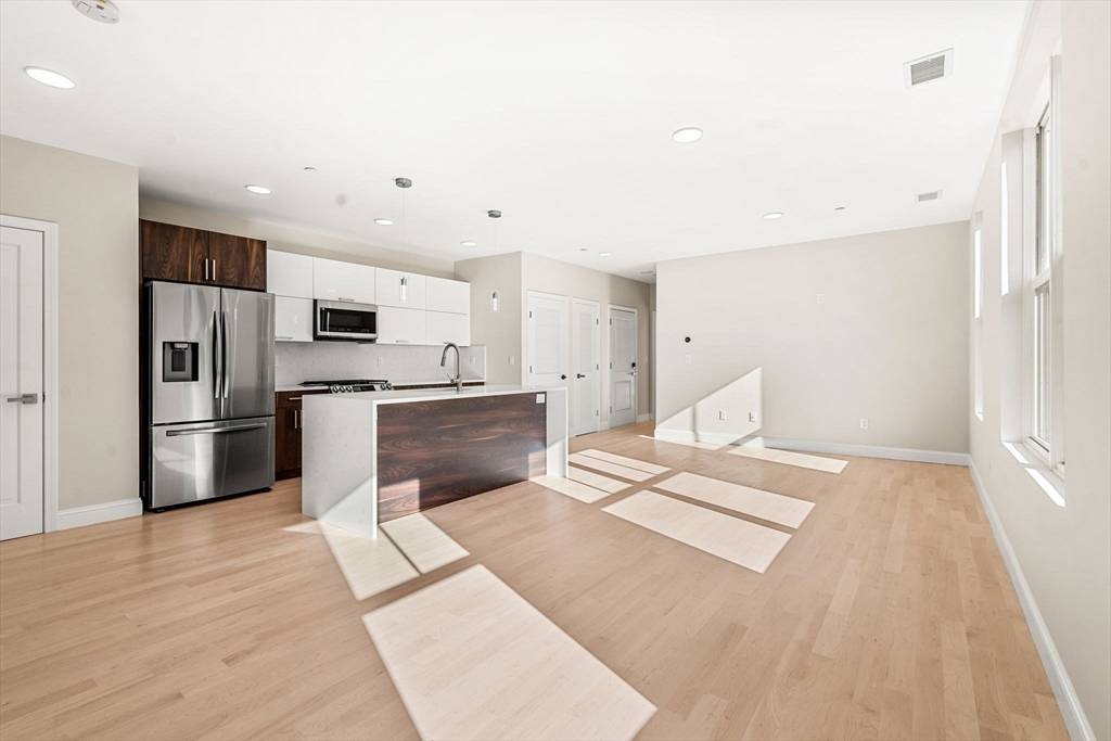 124 Warren Street #202, Boston, MA 02119