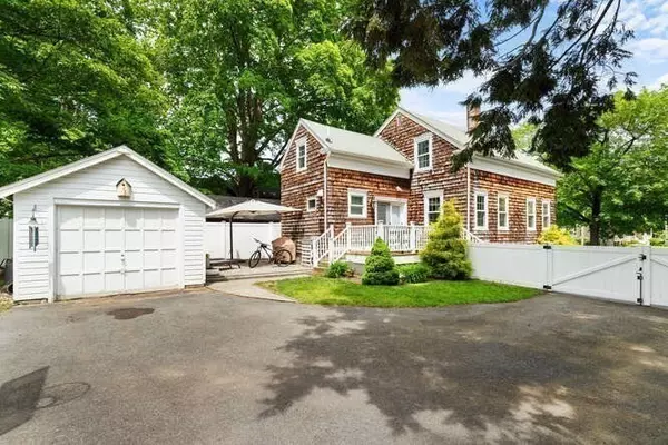 Danvers, MA 01923,11 Ash St