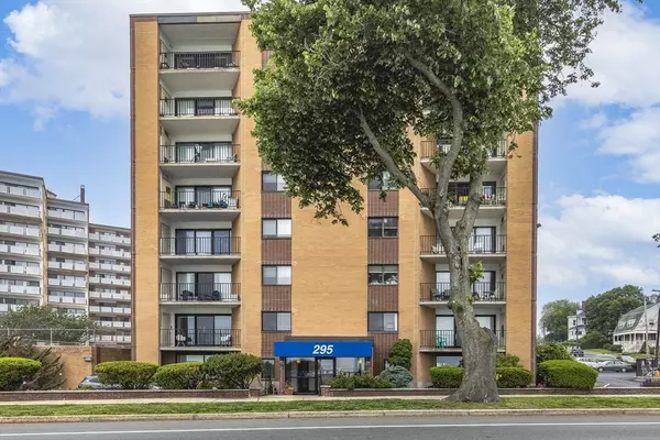 295 Lynn Shore Dr #702, Lynn, MA 01902