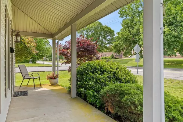 Swansea, MA 02777,154 Main St