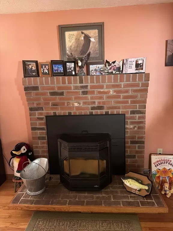 Gardner, MA 01440,37 Teaberry Ln