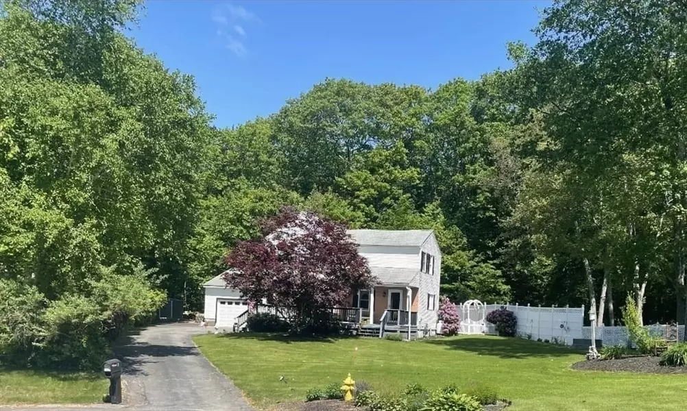 37 Teaberry Ln, Gardner, MA 01440