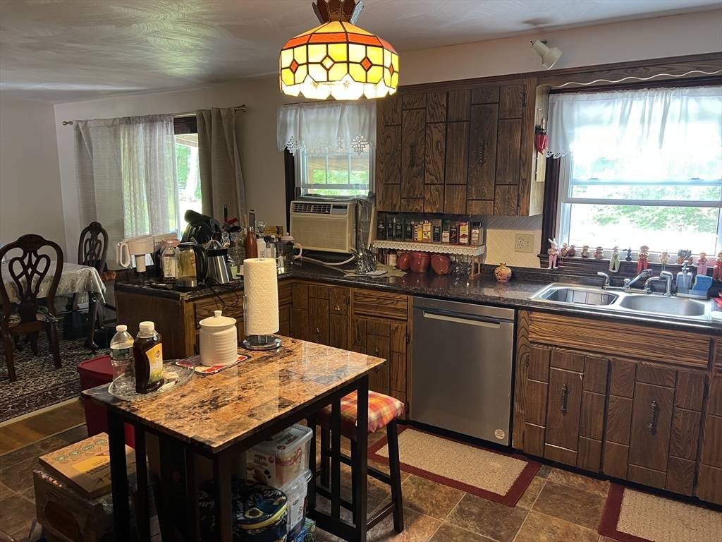 Southbridge, MA 01550,126 Oak Street