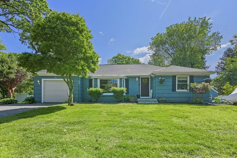 167 Montaup Avenue, Dracut, MA 01826