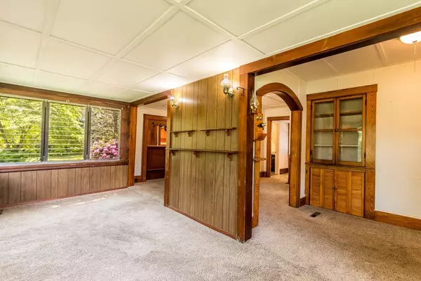 Lakeville, MA 02347,424 Bedford St