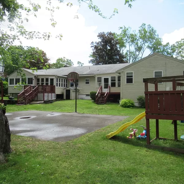 Dracut, MA 01826,82 Fox Ave