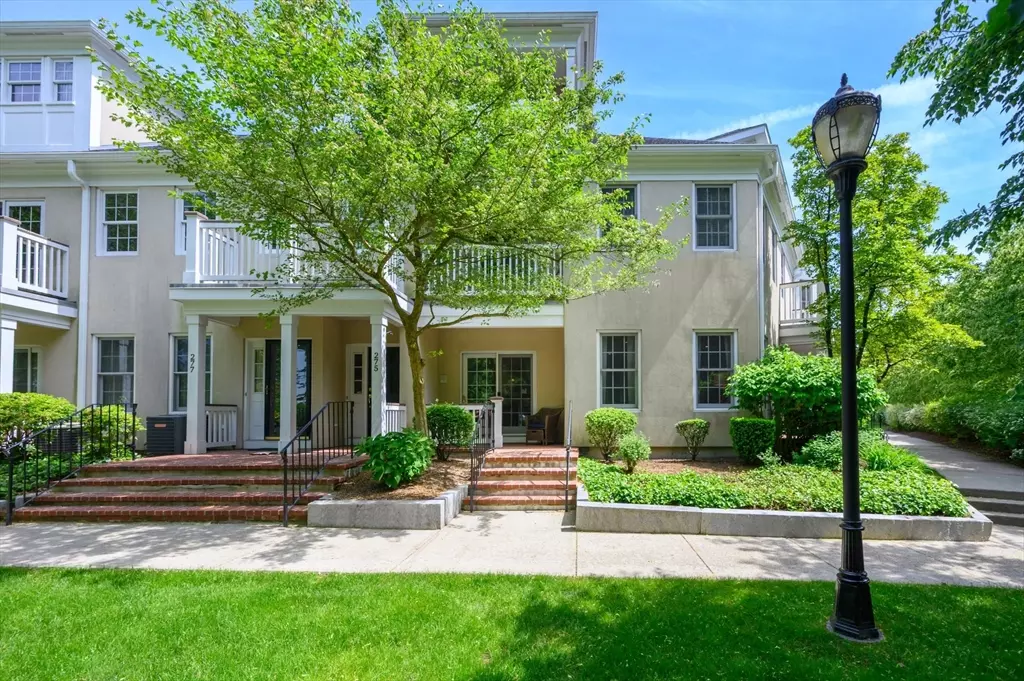 Quincy, MA 02171,273 Victory Road #273