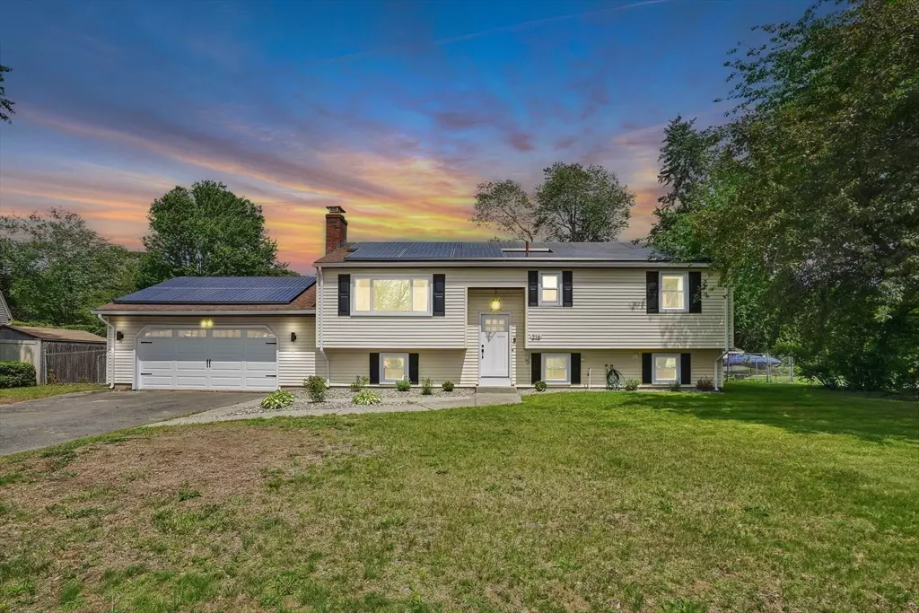 Agawam, MA 01001,216 Pineview Circle