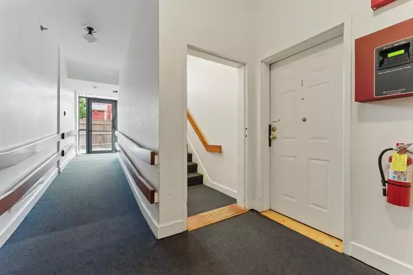 Cambridge, MA 02140,69 Harvey St #1