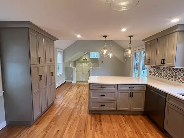 Bedford, MA 01730,243 Dudley Rd