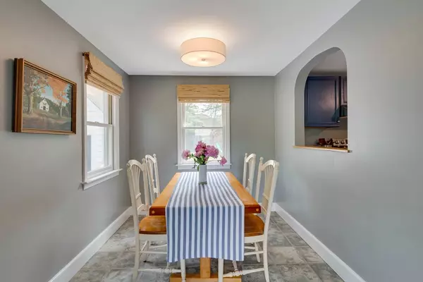 Concord, MA 01742,477 Laws Brook Rd