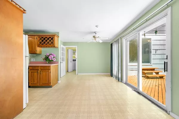 Norfolk, MA 02056,6 Marshall St