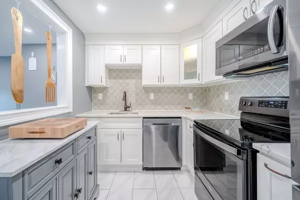 Newton, MA 02464,368 Elliot St #10