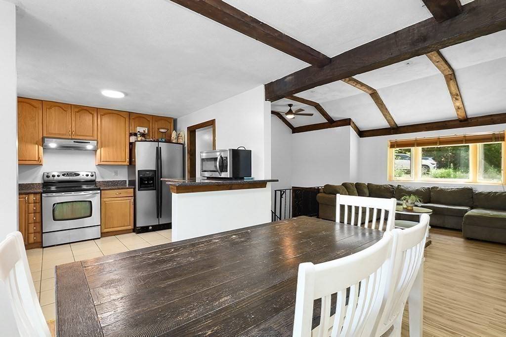 Wrentham, MA 02093,163 Walnut Rd
