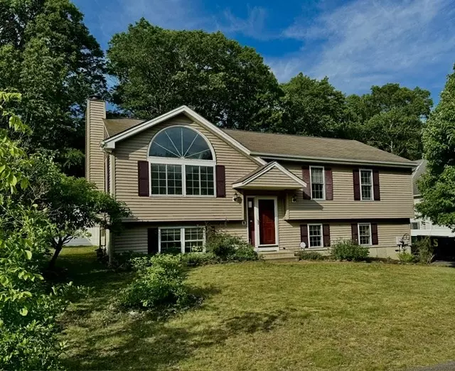 62 Moreland Green Dr, Worcester, MA 01609