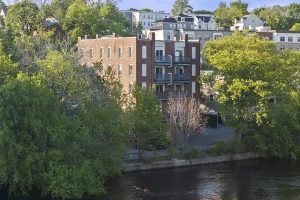 Haverhill, MA 01832,72 River Street #2