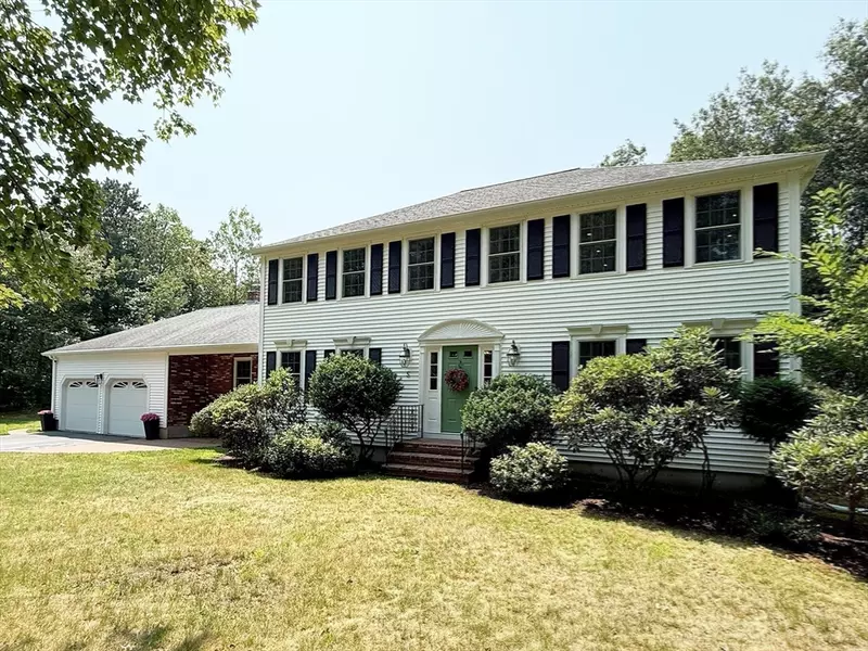 5 Lauren Ln, Foxboro, MA 02035