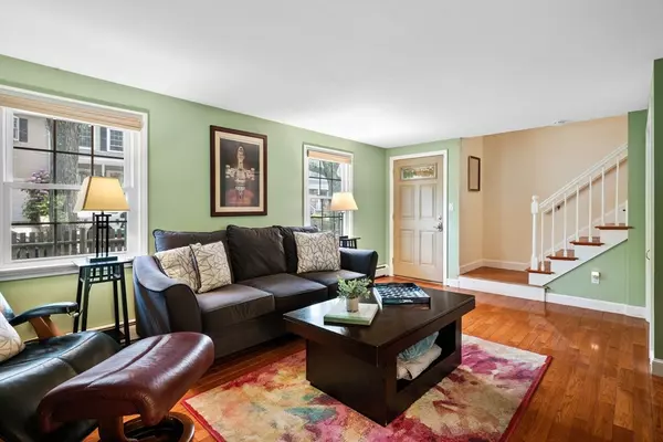 Wakefield, MA 01880,39 Bartley St #2