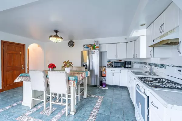 Brockton, MA 02301,12 Charles St