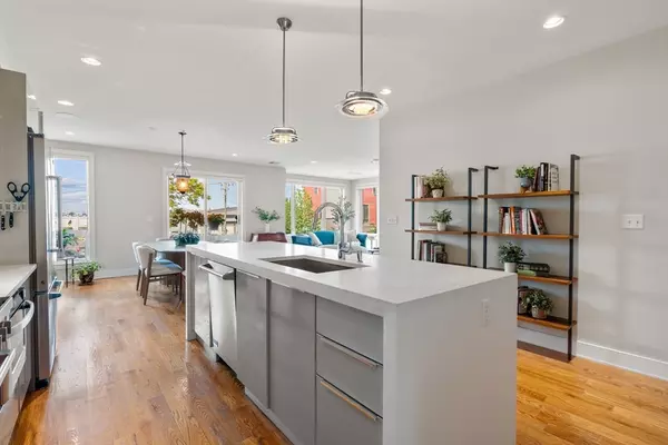 Boston, MA 02127,405 West First St #101