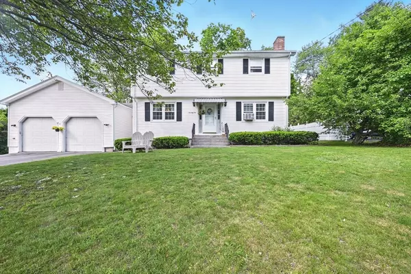 76 Hillside Dr, Shrewsbury, MA 01545