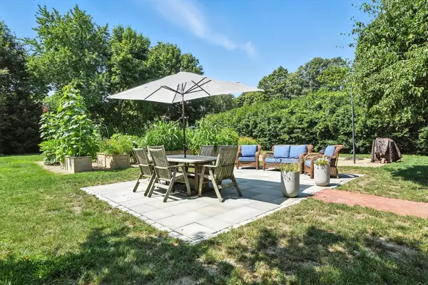 Duxbury, MA 02332,51 Upland Rd