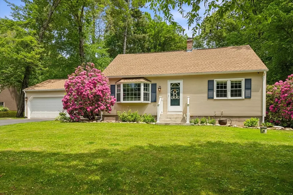 Southwick, MA 01077,24 S Loomis St