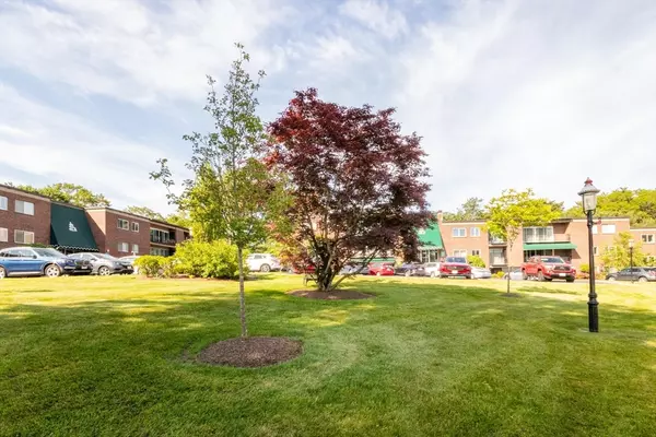 Needham, MA 02492,1202 Greendale Ave #131