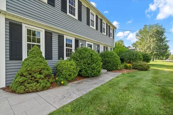 Wilbraham, MA 01095,7 Scenic Dr