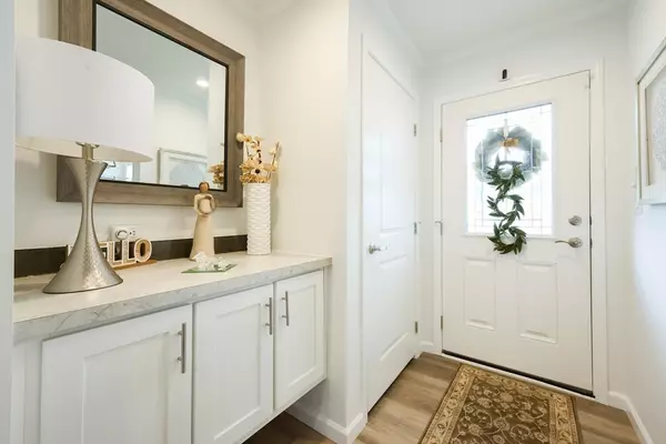 North Attleboro, MA 02760,121 East Washington Street #30