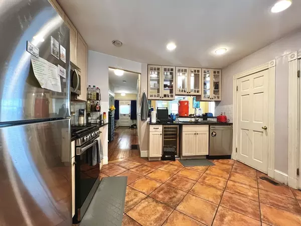 Boston, MA 02135,22-24 Burton St. #22