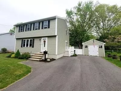 15 Northside Ct, Haverhill, MA 01830