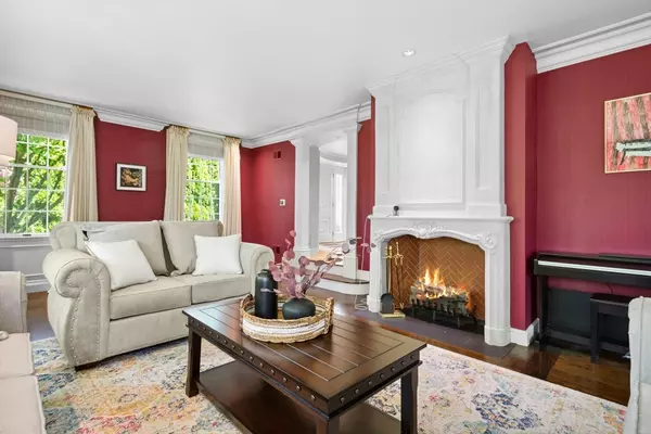 Wellesley, MA 02481,11 Scotch Pine Cir