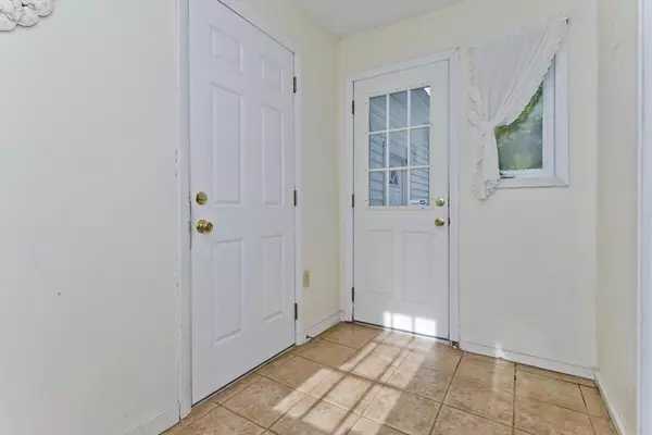 Holyoke, MA 01040,957 Homestead Ave