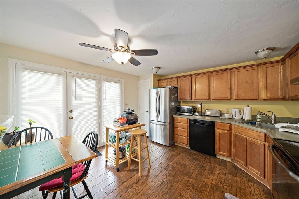 Attleboro, MA 02703,141 Pleasant St #7