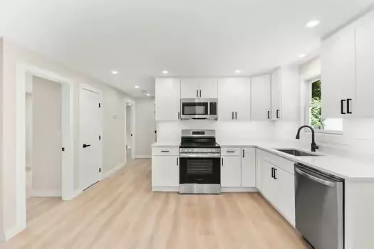 Canton, MA 02021,7 Edward St