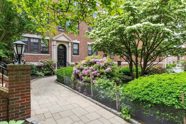 1992 Commonwealth Ave #B, Boston, MA 02135