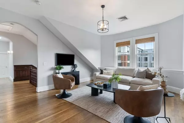 Boston, MA 02127,55 W Broadway #8