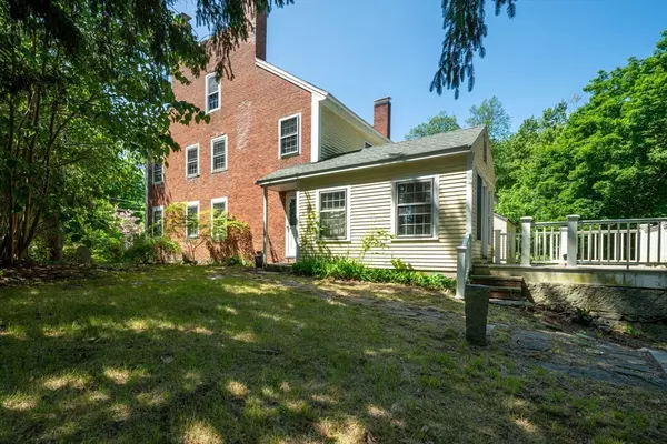 Westford, MA 01886,25 Pine St